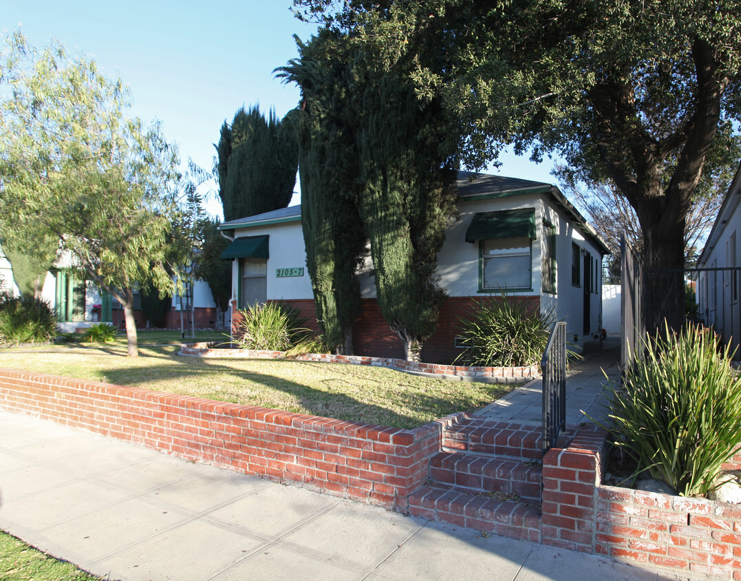 Primary Photo - 2105 W Victory Blvd