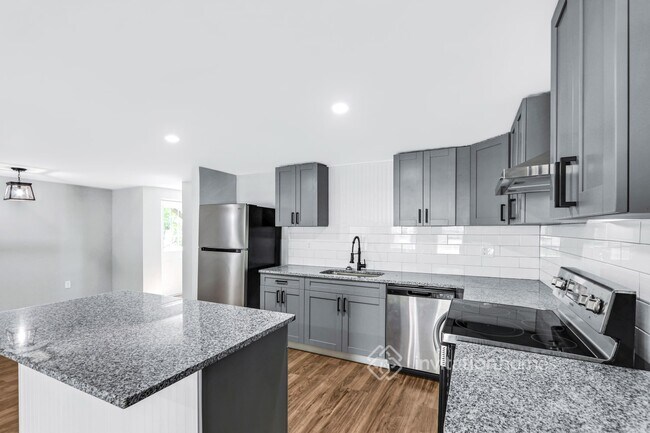Building Photo - 9235 St Regis Ln