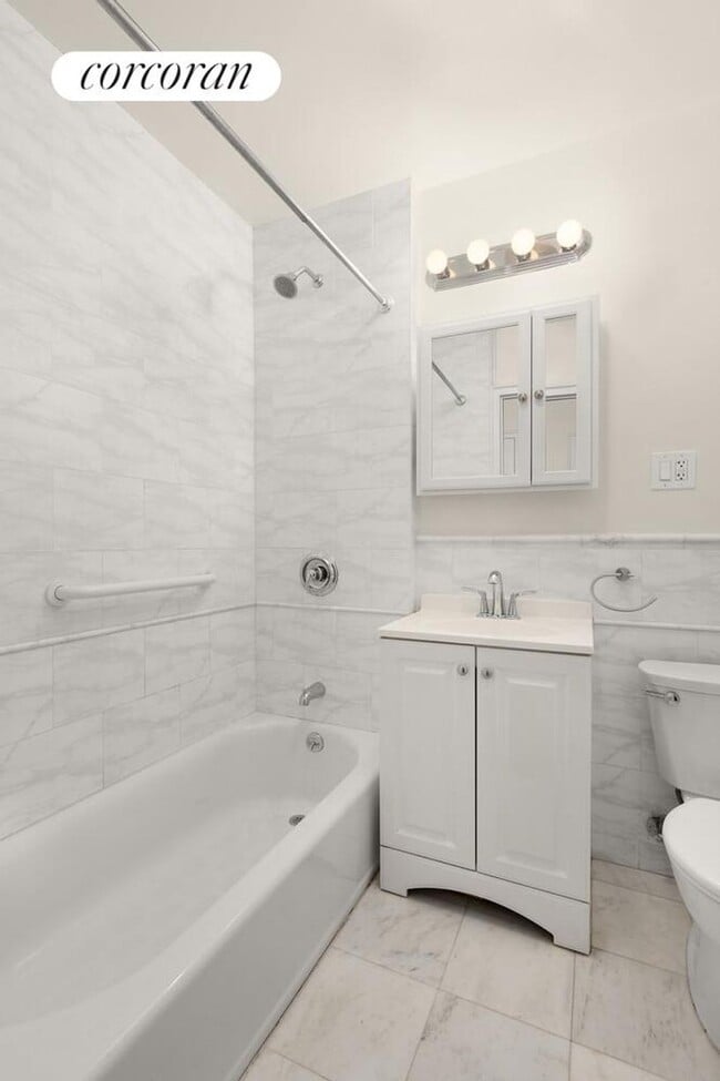 Foto del edificio - 29-33 W 65th St
