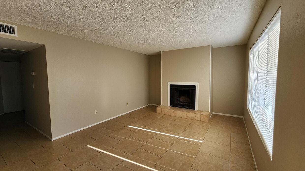 Building Photo - 106 E Duke Dr