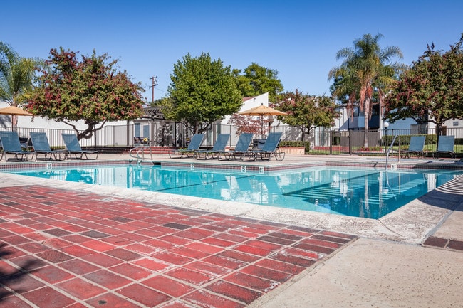 Building Photo - Evria Claremont Apartments