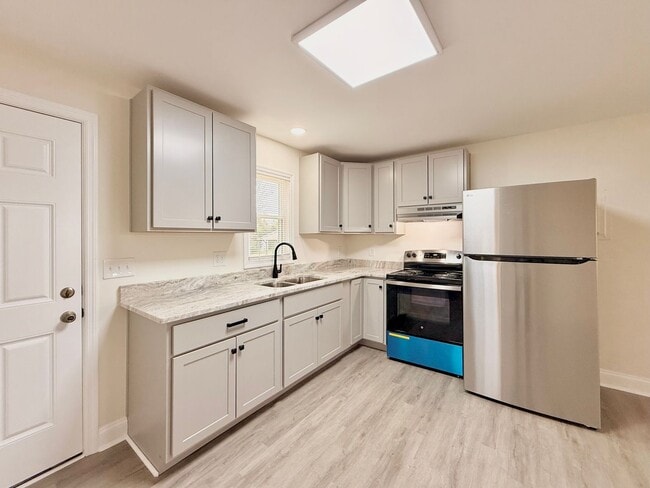 Foto del edificio - Renovated 1 Bedroom/1 Bathroom Home with C...