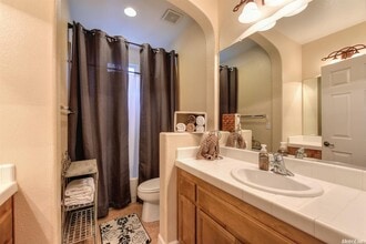 Building Photo - 7147 Claremont Cir