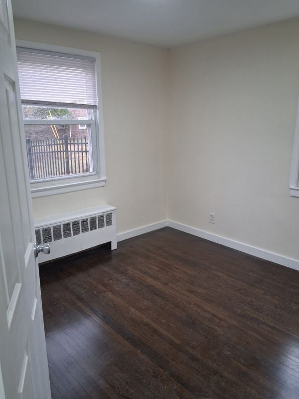 Building Photo - 1537A E St Georges Ave