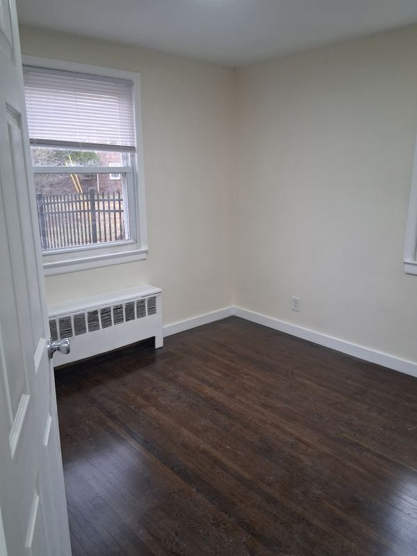 Foto del edificio - 1537A E St Georges Ave