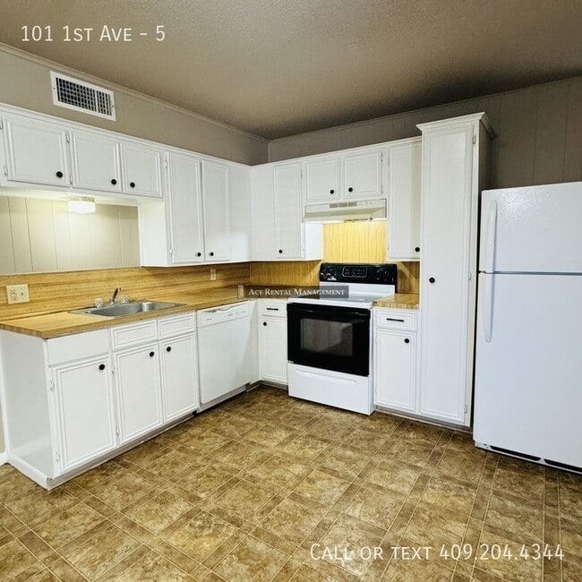 Foto del edificio - 101 1st Ave