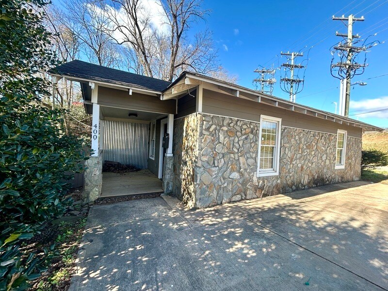 Primary Photo - 400 Faison Ave