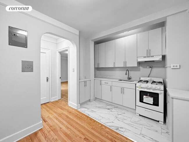 Foto del edificio - 1685 E 5th St