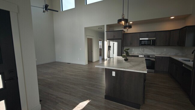 Foto del edificio - 3419 Baneberry Ln