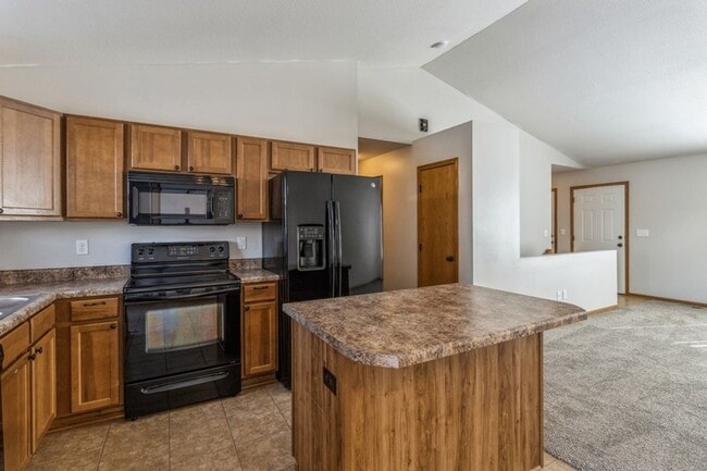 Building Photo - GREAT FLOORPLAN!! 4 Bed, 3 Bath Home in Northwest Ankeny