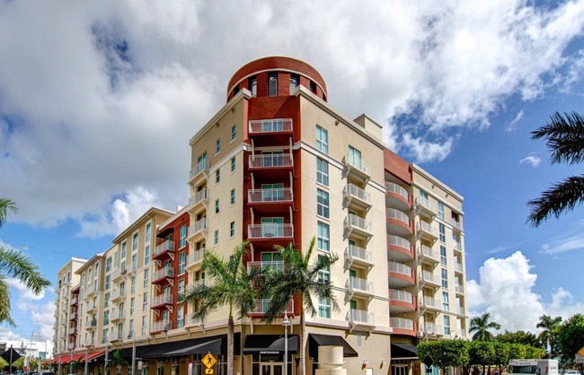 Foto del edificio - Downtown Dadeland Apartments