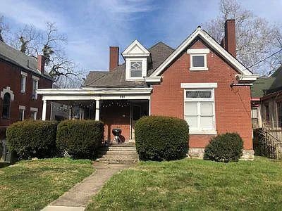 Building Photo - 319 Grosvenor Ave