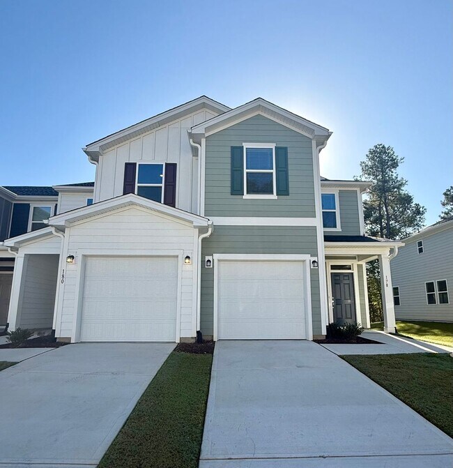 Foto del edificio - Three bedroom, 2.5 bath townhome in Mebane...