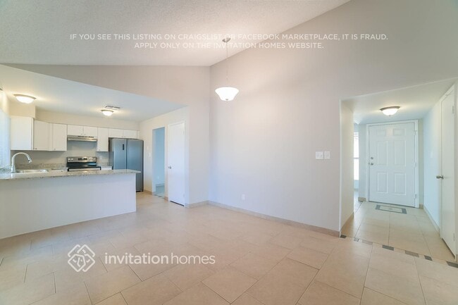 Building Photo - 5652 W Cochise Dr