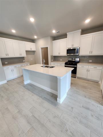 Building Photo - 705 Amenduni Ln