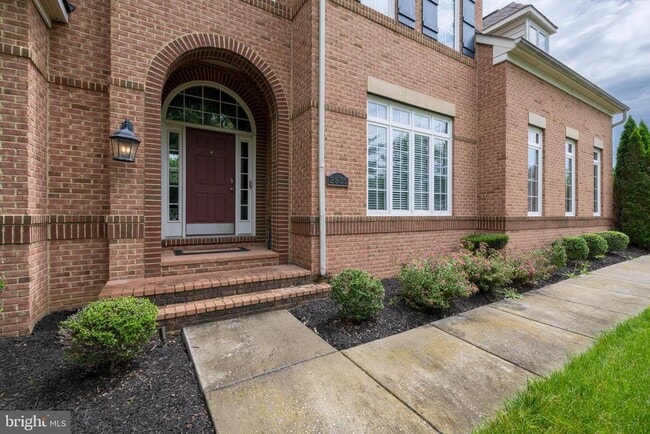 Building Photo - 2831 Galeshead Dr