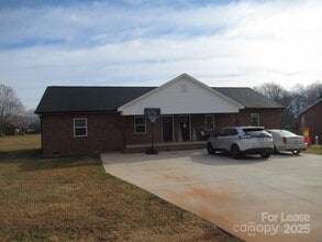 Building Photo - 143 Glen-Gar Dr