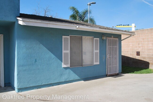 Building Photo - 129 W Santa Ana St