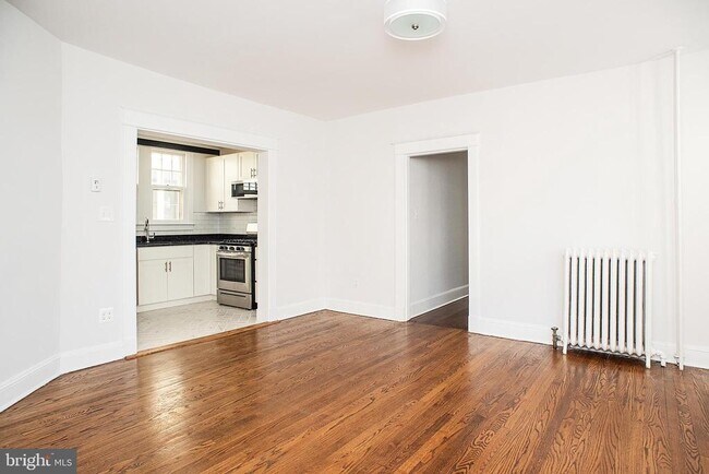 Building Photo - 23 Randall St