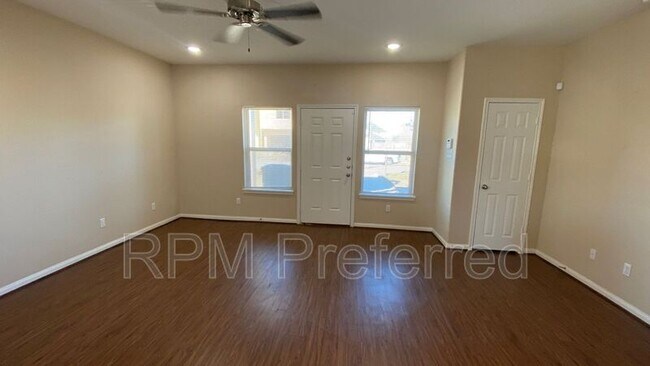 Foto del edificio - 4310 Larkspur St