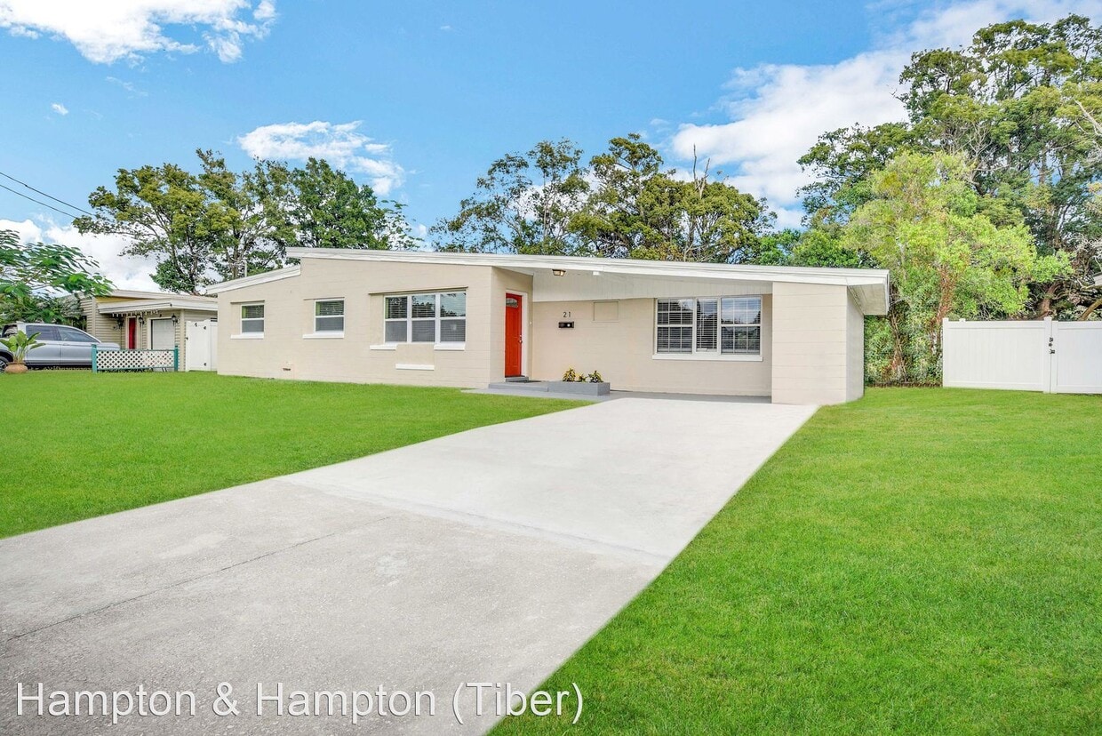 Primary Photo - 5 br, 2 bath House - 21 REDWOOD DRIVE