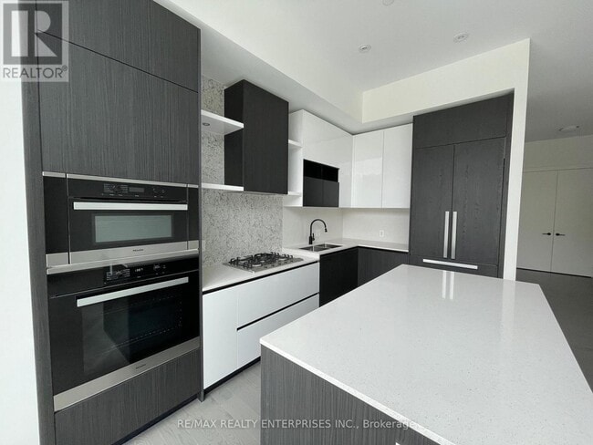 Building Photo - 55 Port St E