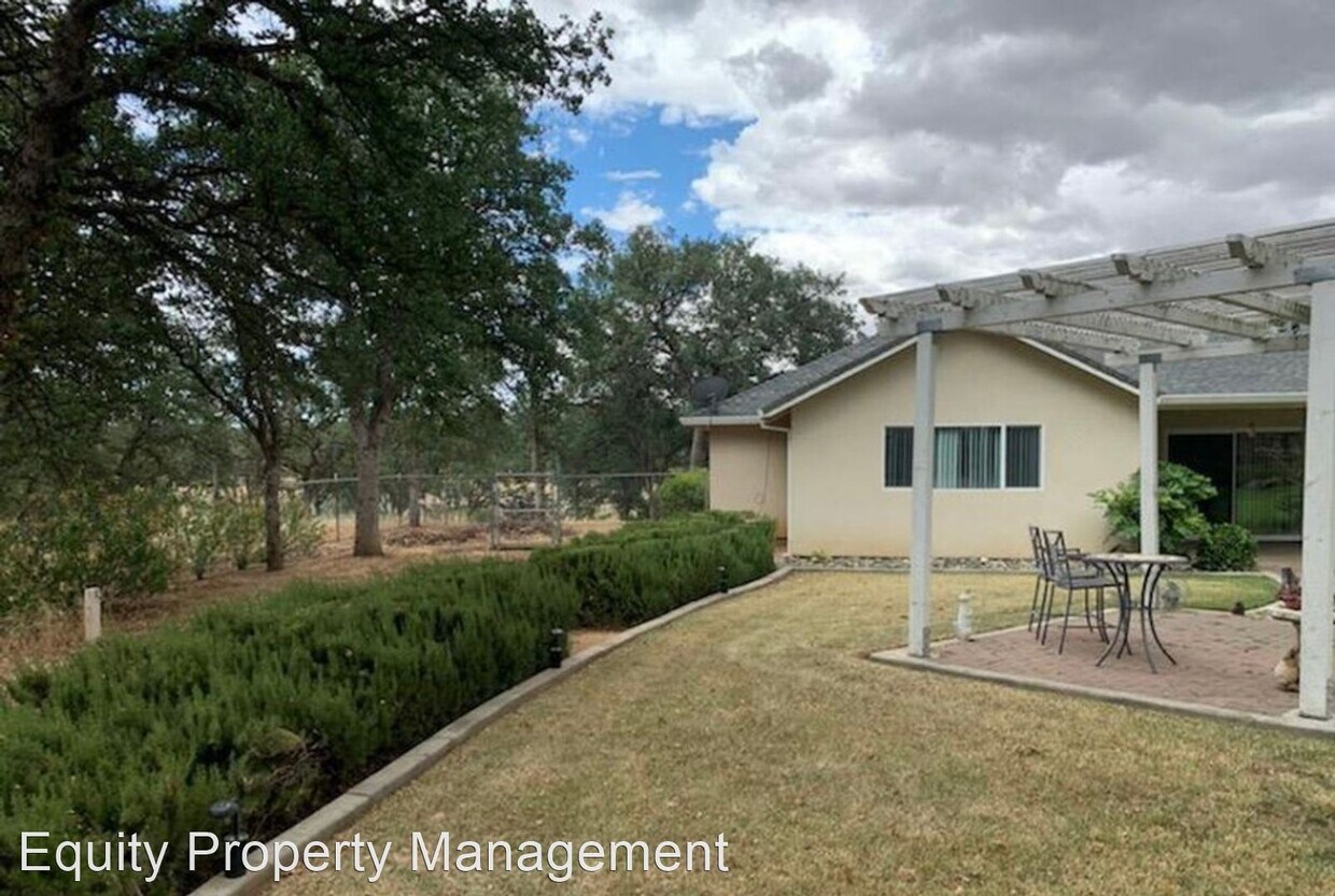 4 br, 2 bath House 18860 Drake Rd House Rental in Red Bluff, CA