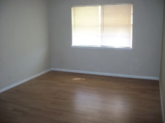 Building Photo - Highland Terrace Apartments