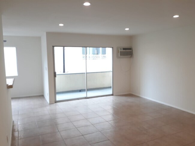 Foto del edificio - 13955 Oxnard St