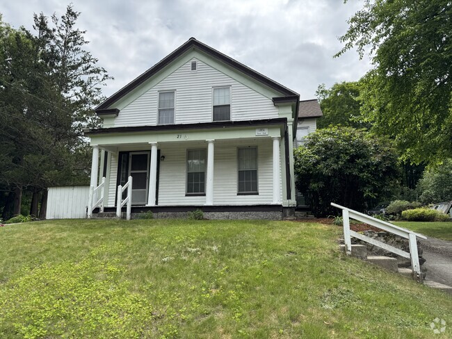 Building Photo - 21 Elm St