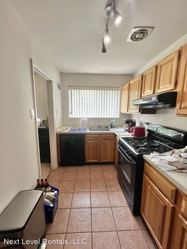 Building Photo - 1 br, 1 bath House - 10618 Kenilworth Ave ...
