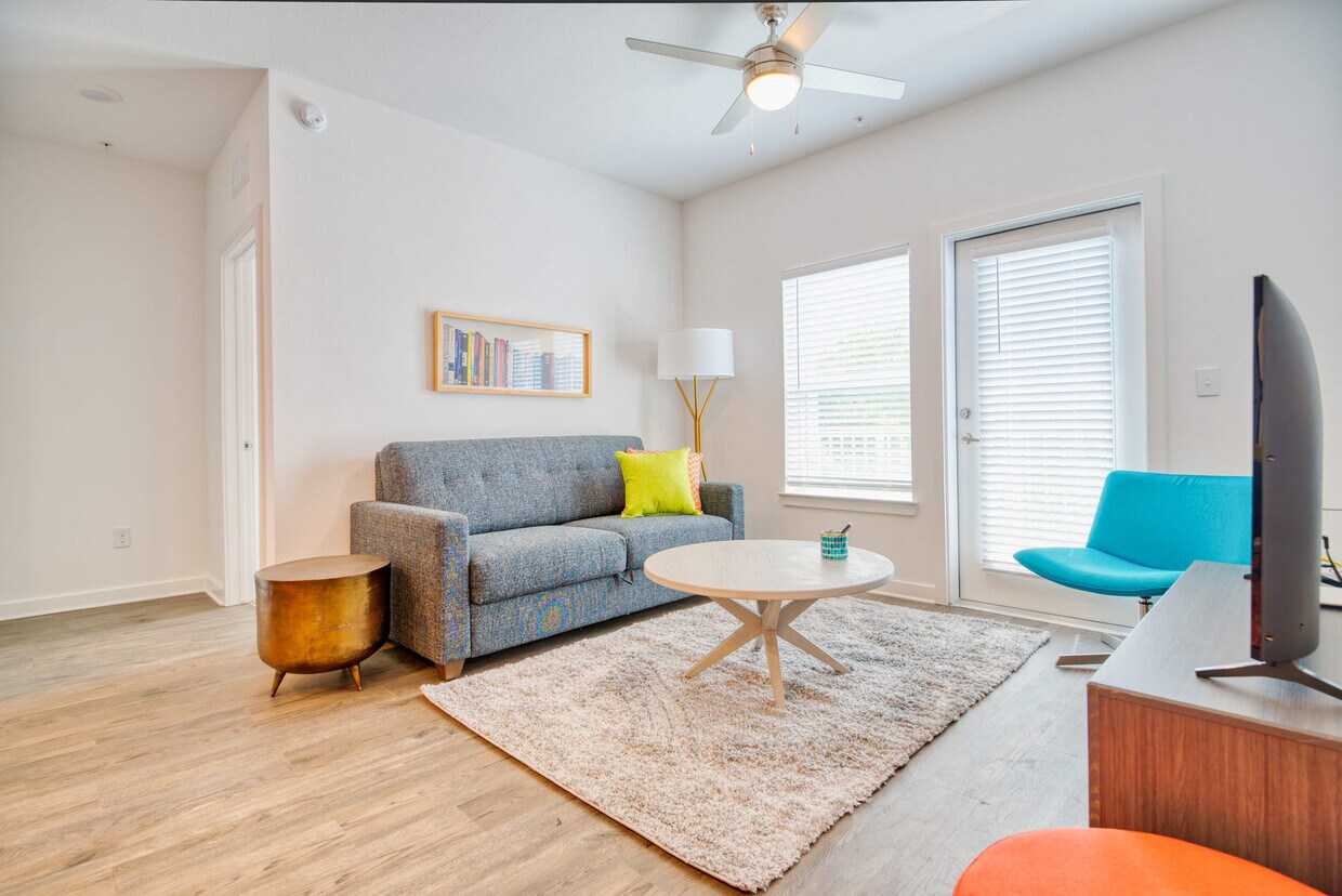 Foto principal - 2548 SW 13th St
