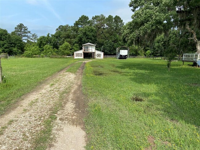 Building Photo - 26237 Forest Hills Ln