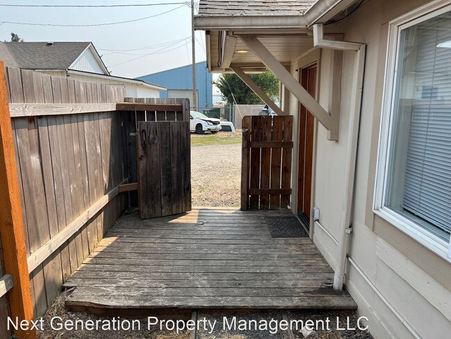 Building Photo - 1 br, 1 bath House - 1032 Bethel Dr.