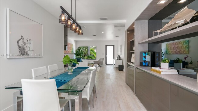 Foto del edificio - 3020 SW 2nd Ave