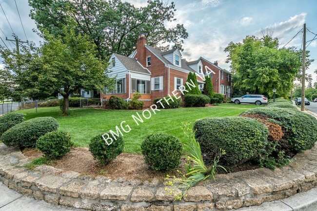 Photo - 2300 N Buchanan St House