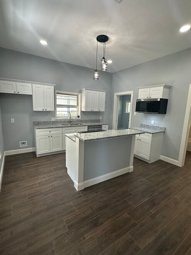 Foto del edificio - 430 E Woodard St