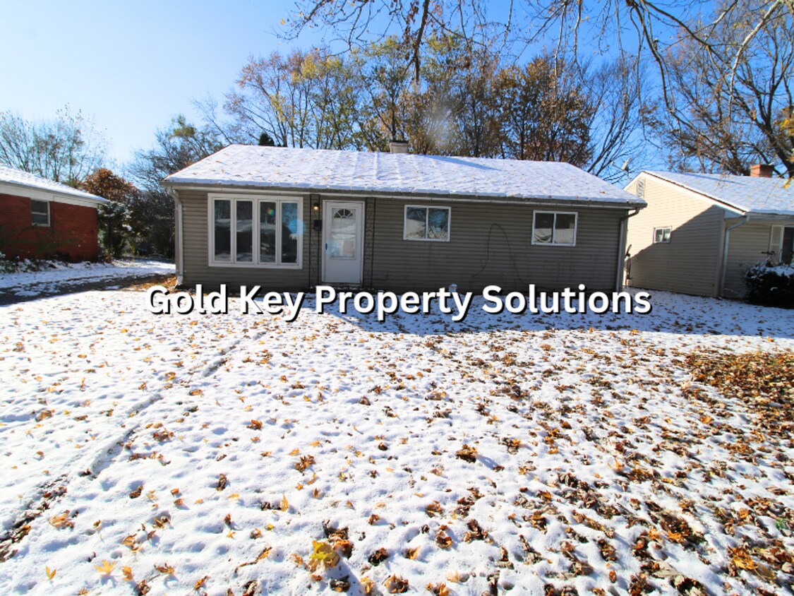 Foto principal - Spacious 3 BR 1 BA Ranch with Main-Level L...