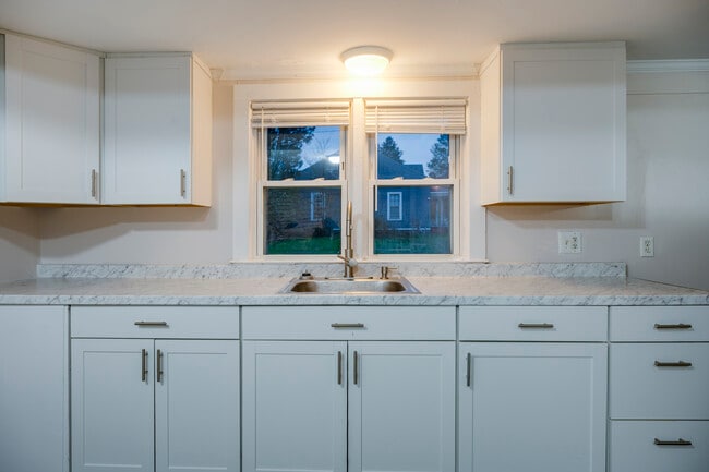 Building Photo - 501 E Lafayette St