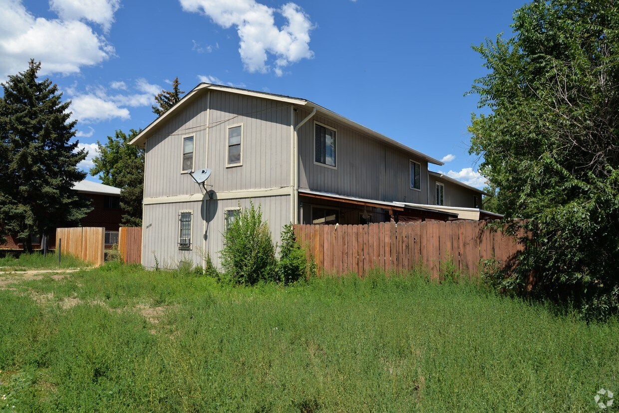 Building Photo - 3073 W Center Ave