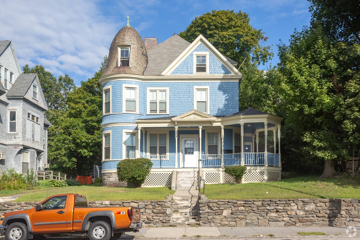 898 Main St, Worcester, MA 01610 Apartments in Worcester, MA