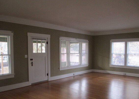 Building Photo - 311 B St