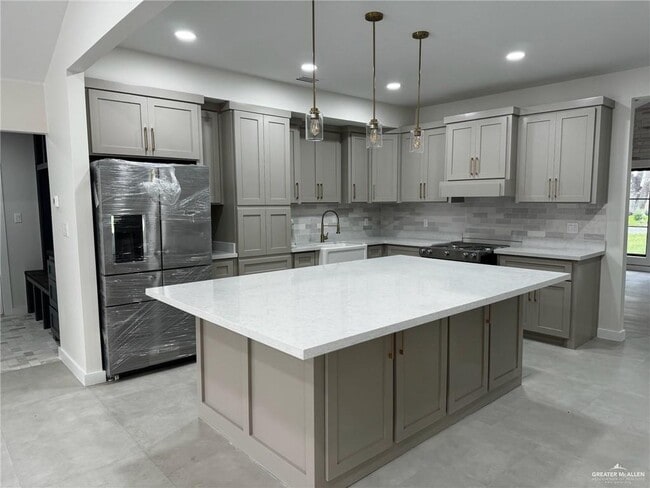 Building Photo - 24 Susan Dr