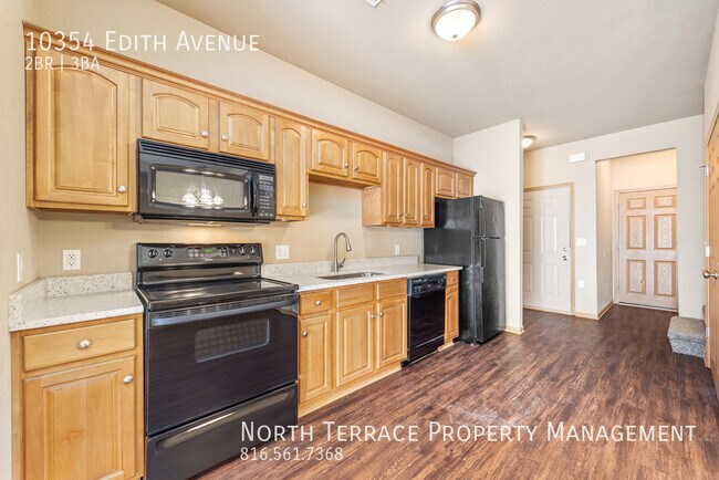 Building Photo - Updated 2BR Townhome in Piper School District
