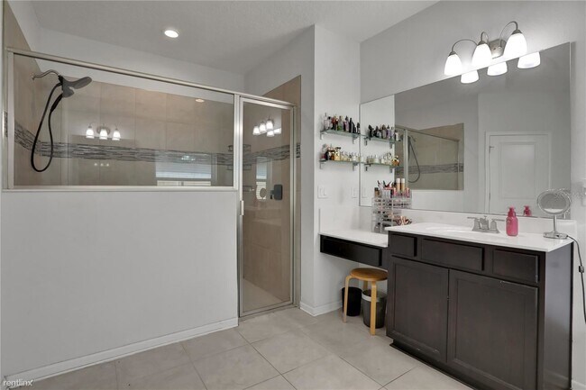 Foto del edificio - 3 br, 2 bath House - 3115 Firethorn Avenue