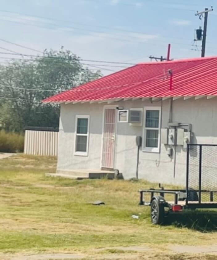 Building Photo - 312 1-304 1/2 S Avenue G