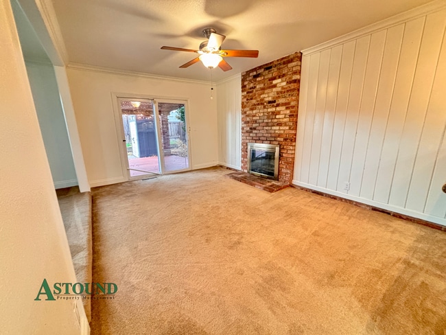 Foto del edificio - 2361 Panoramic Dr