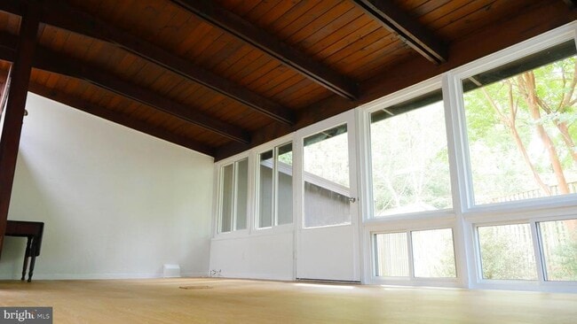 Foto del edificio - 3333 Hemlock Dr