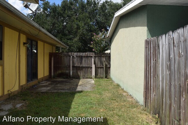 Building Photo - 2 br, 1 bath House - 566 Martin Place Blvd