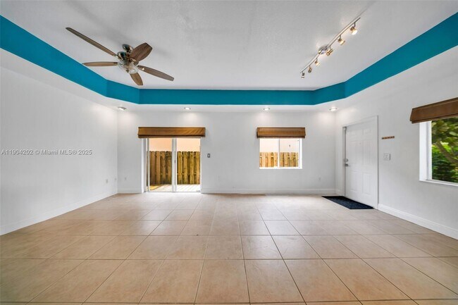 Foto del edificio - 2814 SW 27th St